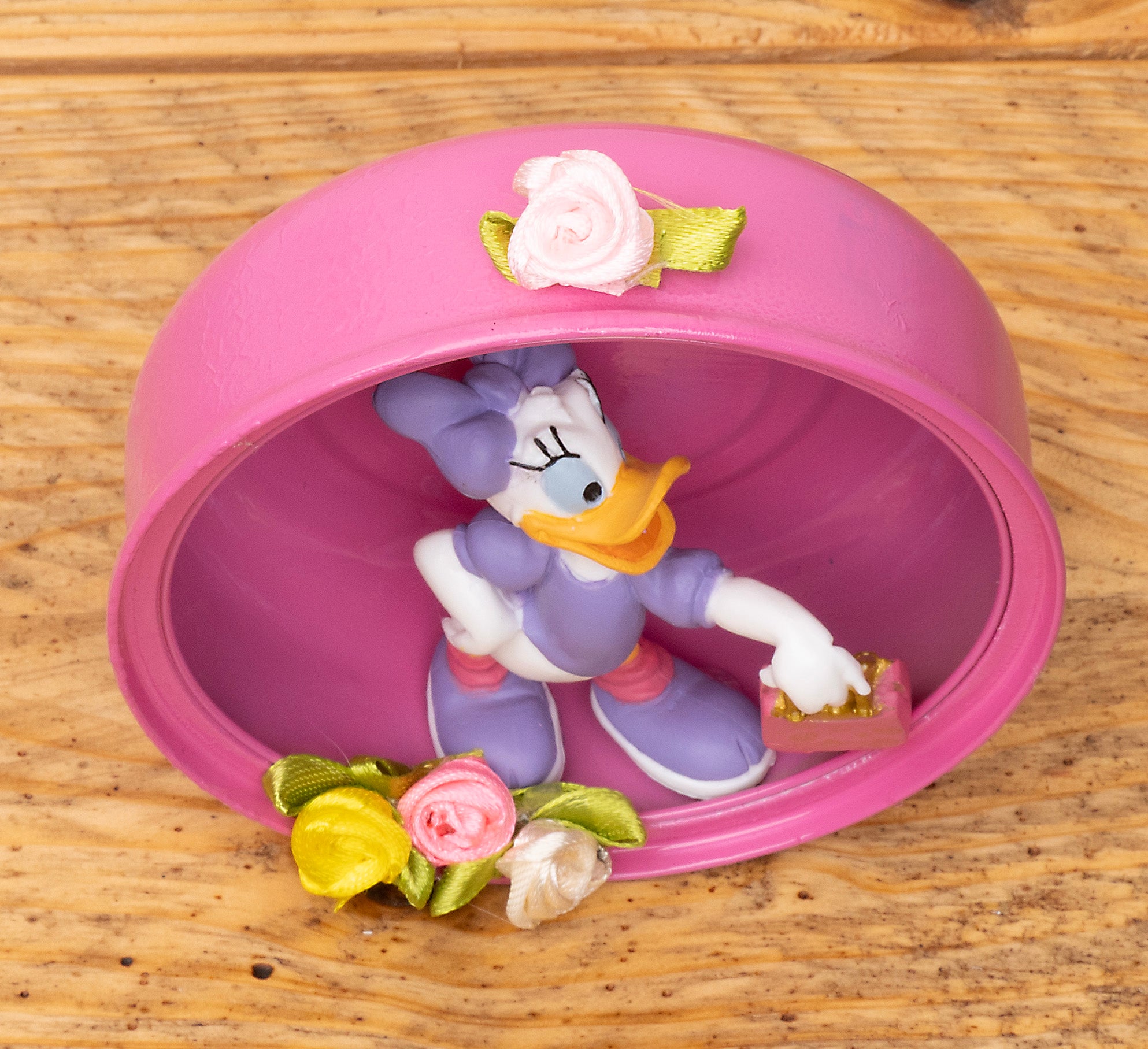 „LA VIE EST BELLE” Dose mit Daisy Duck Figur mit Handtasche